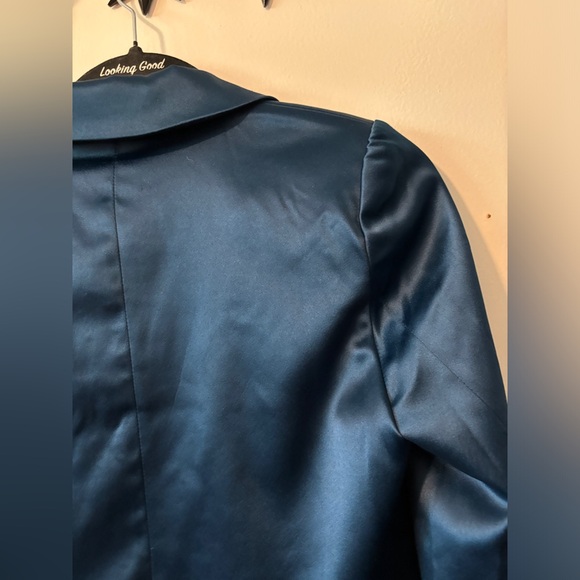 NWT House of Harlow 1960 blue satin cropped blazer - Picture 4 of 5